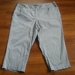 NWOT Lane Bryant capris. Size 16